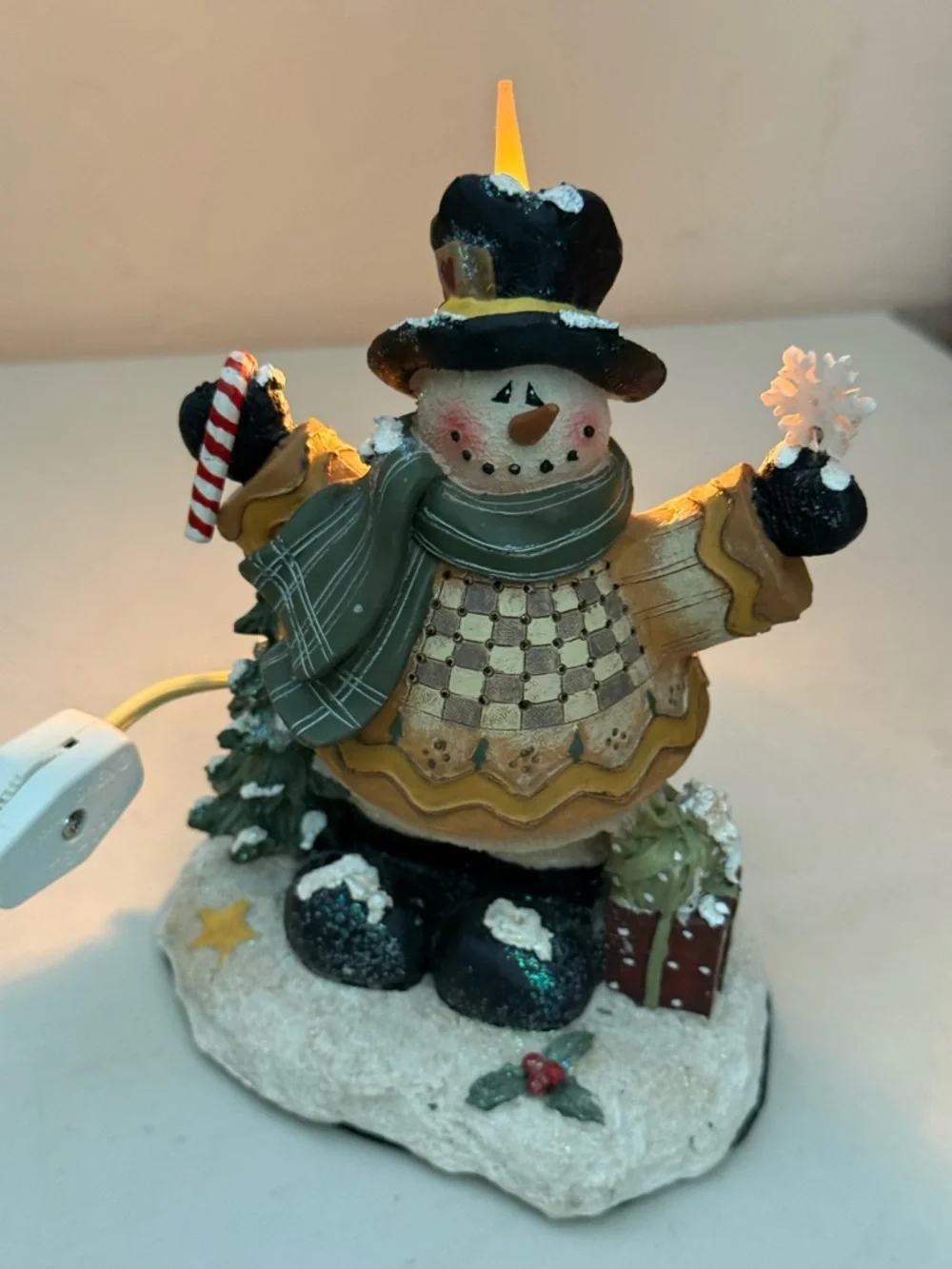 Vintage CRAZY MOUNTAIN Lighted Snowman Christmas Resin‎ Figurine Decor